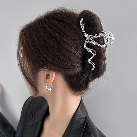Clean Girl Claw Clip - Image 5
