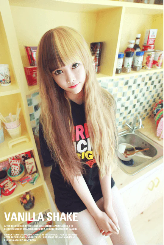 Premium Wig Vanilla Shake Small Soft Curly Hair (Blonde & Brown) - Image 2
