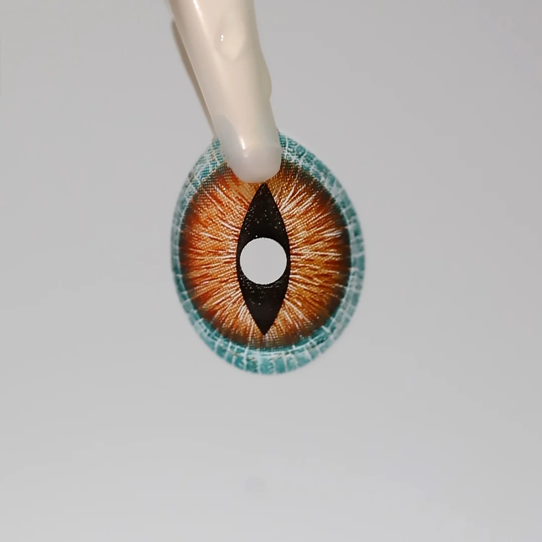 Princess Pinky Brown Lizard Mini Sclera - Image 3